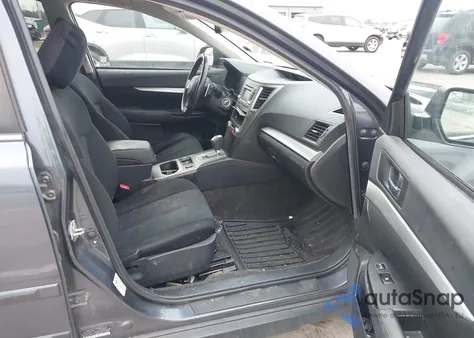 2014 Subaru Outback 2.5I Premium z USA, uszkodzony, nr VIN 4S4BRCDC0E3289113